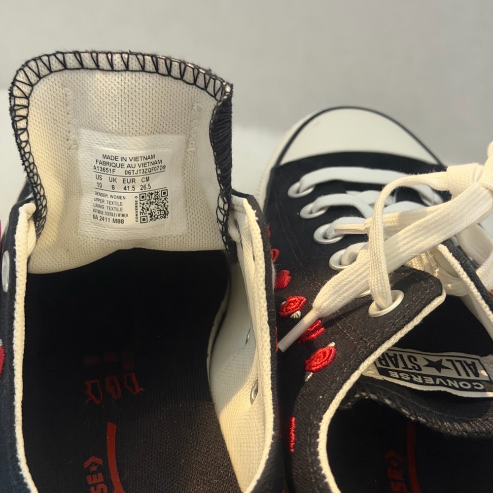 Converse Black and White Low-Top Sneakers with Red Rose Embroidery - Picture 3 of 7
